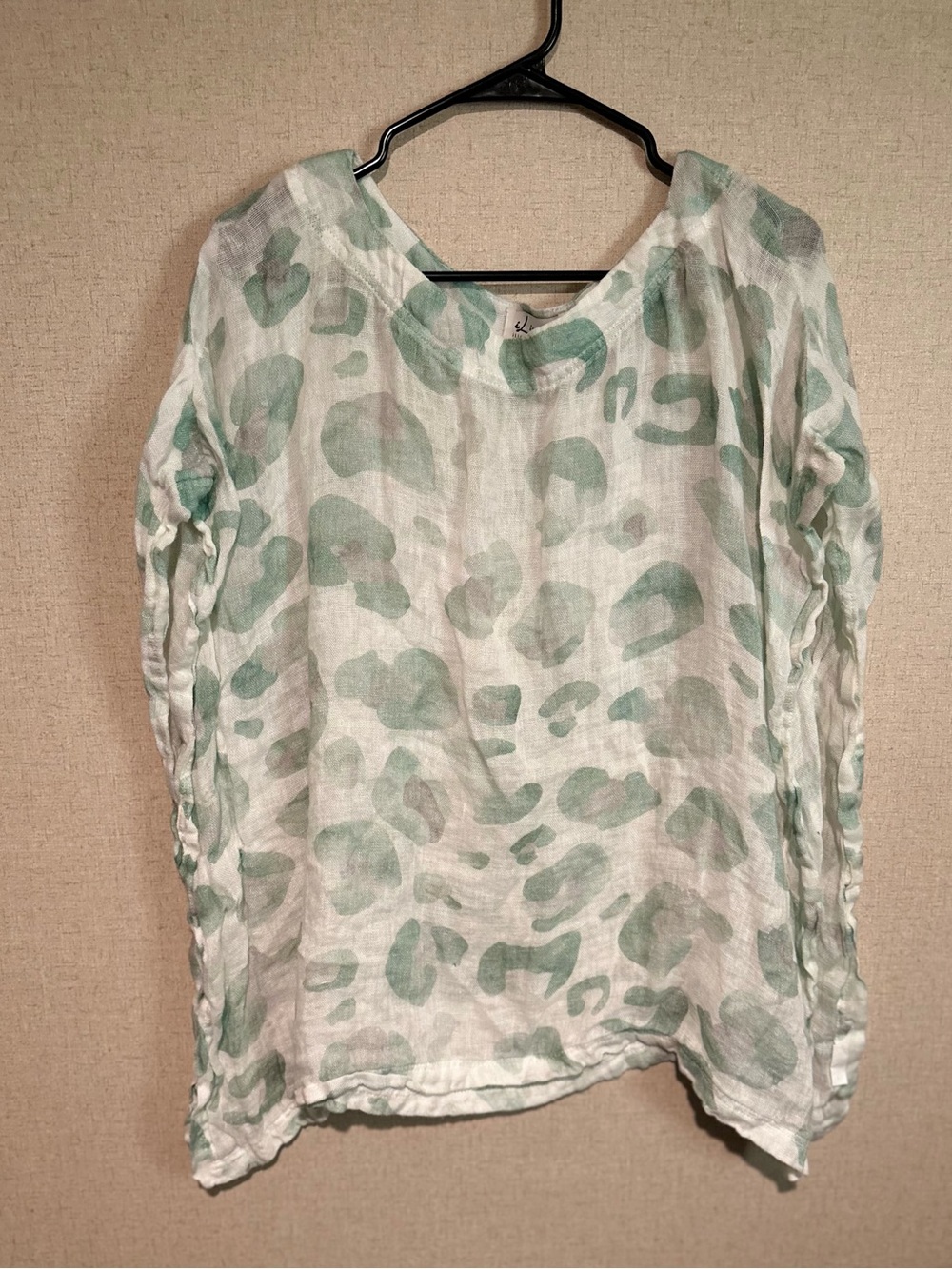 iLinen OSFM Light Green Animal Print Linen Blend Sheer Blouse